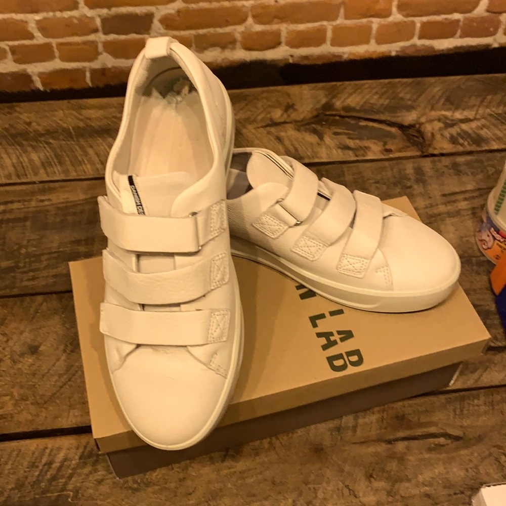 Womens ECCO sneakers